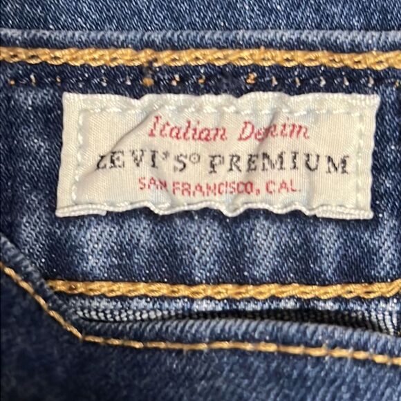 🔥🔥 LEVIS Premium MOM Jeans Sz 31 - “Big E” Tag - Perfect Condition - Picture 9 of 10